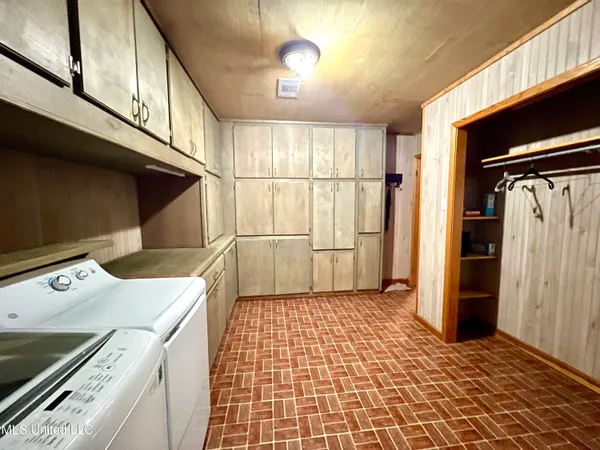 $365,000 | 4060 Highway 24, Liberty, MS 39645