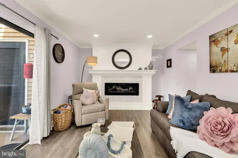 $420,000 | 1024 Brixton Court, Sterling, VA 20164