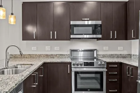 $475,000 | 1510 Demonbreun Street, Unit 512, Nashville, TN 37203