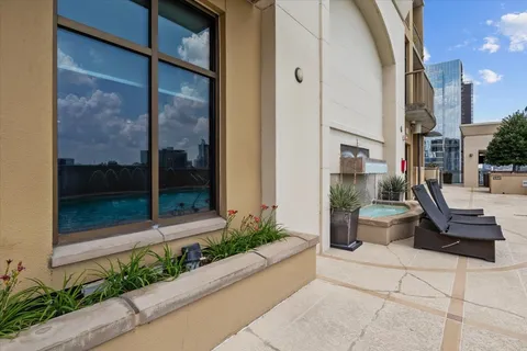 $400,000 | 1510 Demonbreun Street, Unit 512, Nashville, TN 37203