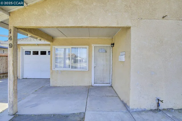a view of an empty room with window