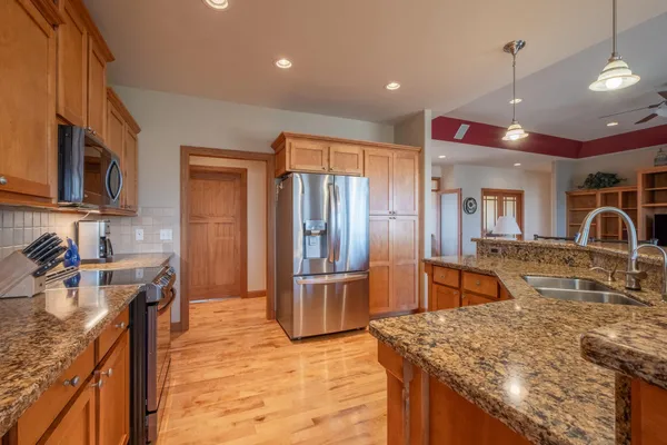 $650,000 | 2221 Greenfield Drive East, Northfield, MN 55057
