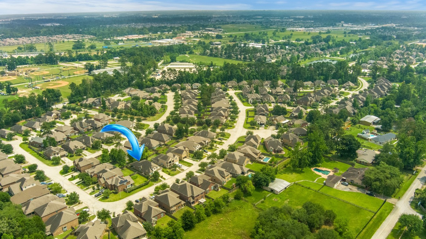22622 Cutter Mill Drive Spring, TX 77389 - Photo 40 of 40 AERIAL WITH LOCATION – Perfectly positioned within the neighborhood, giving you quick access to community amenities while still enjoying your own private retreat.