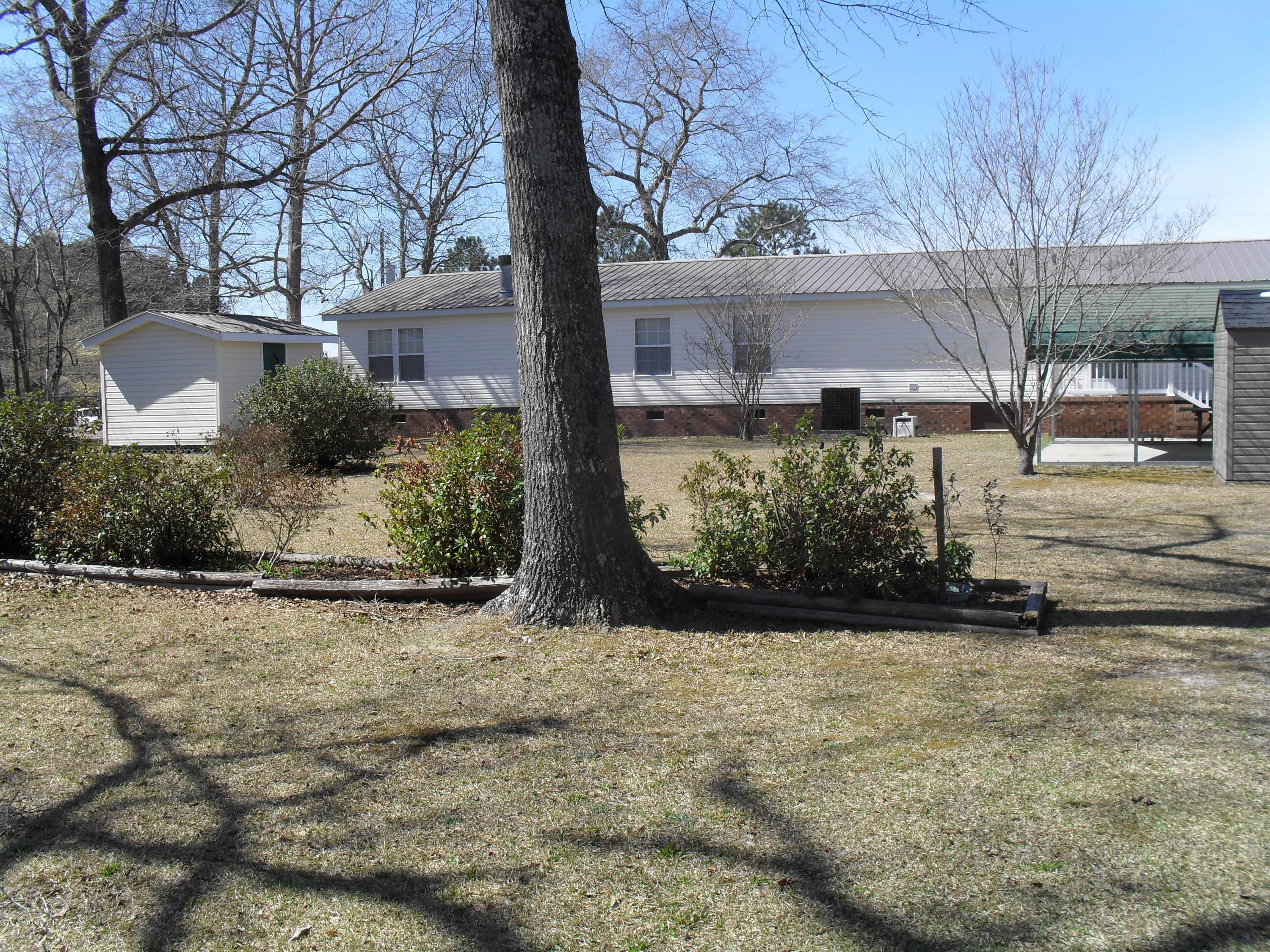 1935 Neuse Road Kinston, NC 28501 - Photo 4 of 18 Back
