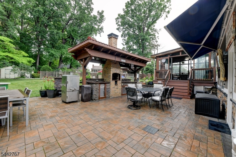 835 Colonial Arms Road Union, NJ 07083 - Photo 25 of 39