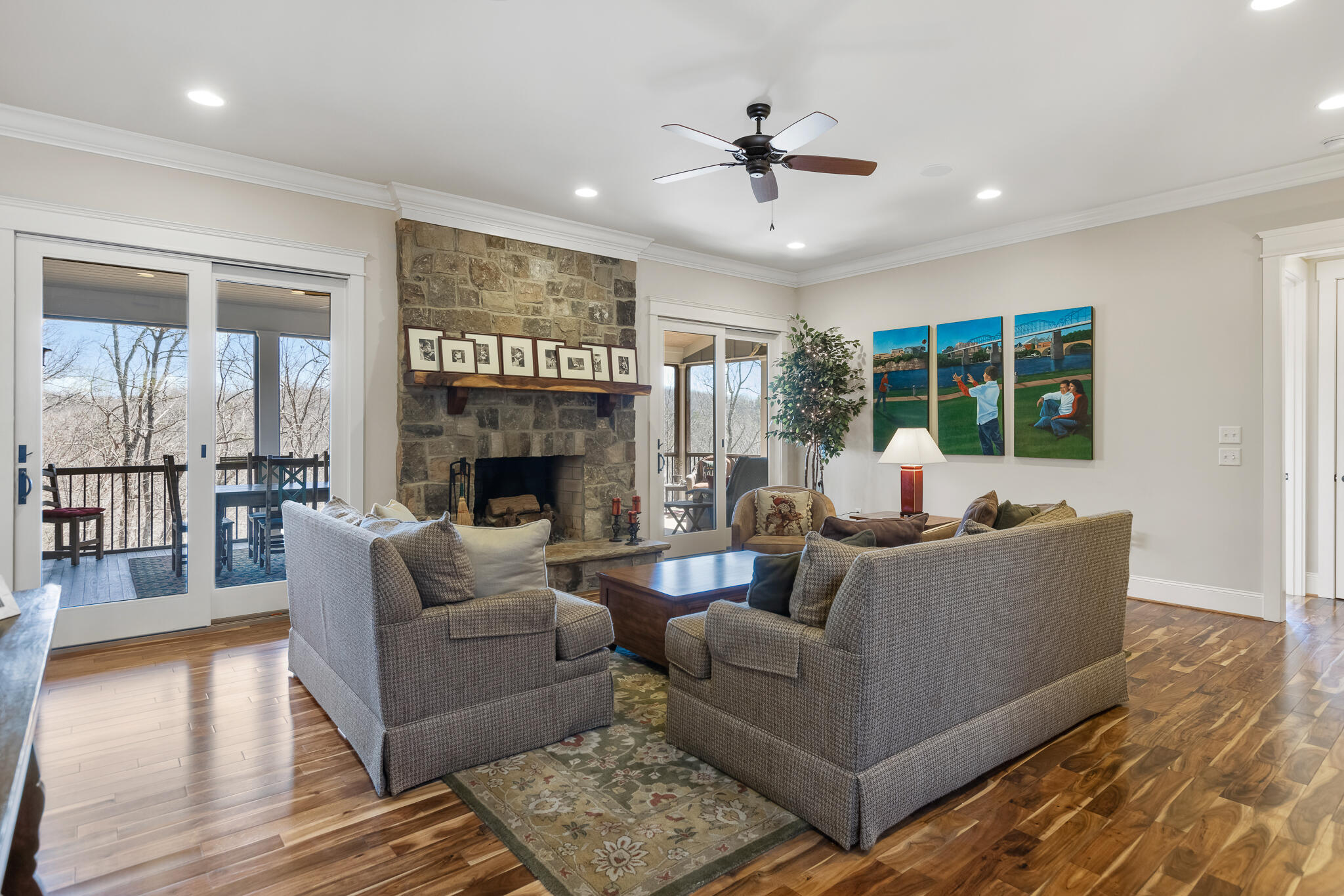 521 South Brady Point Road Signal Mountain, TN 37377 - Photo 8 of 57 Living Room
