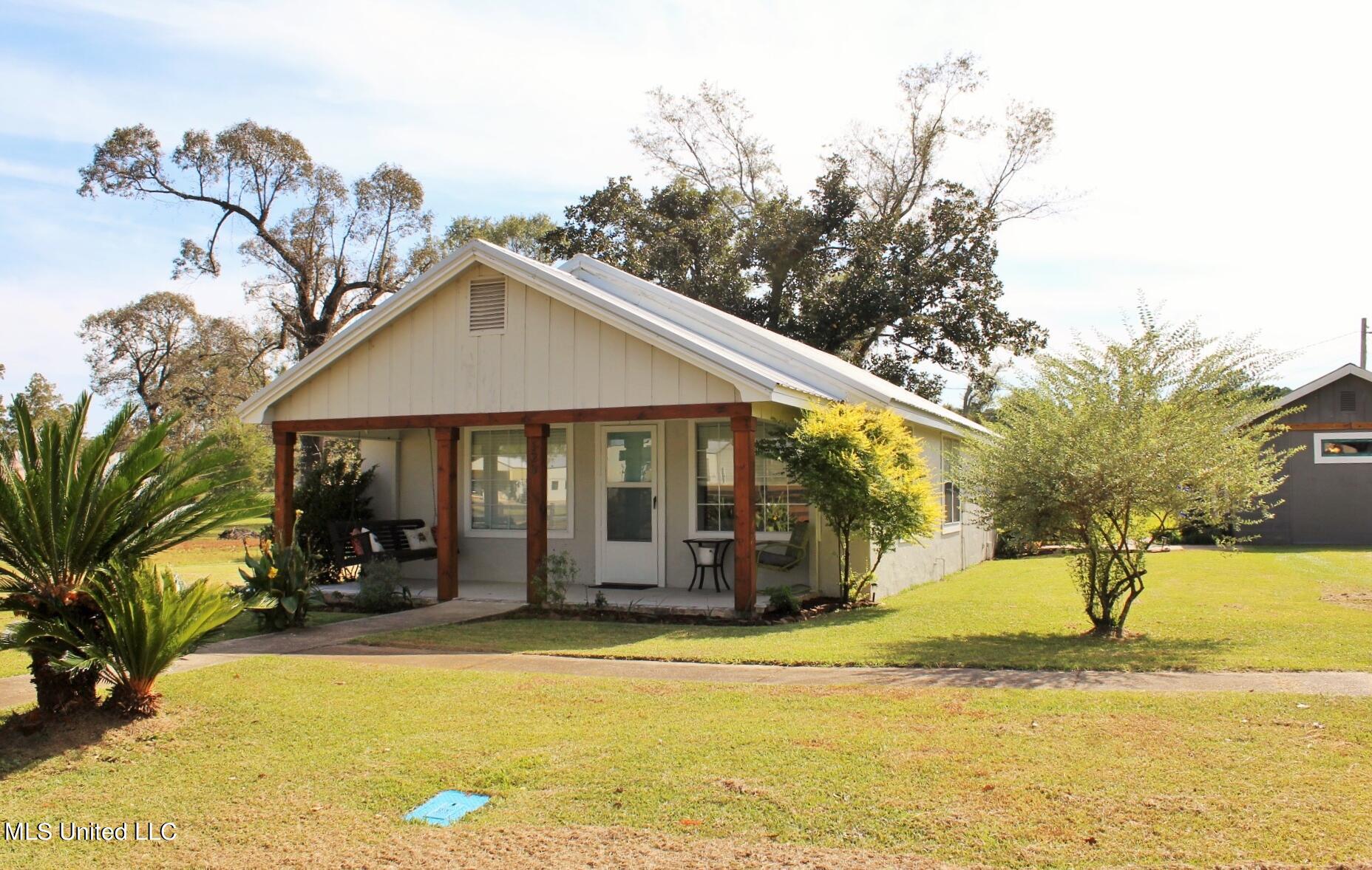 123 Gordon Road Lucedale, MS 39452 - Photo 1 of 43 1-Front