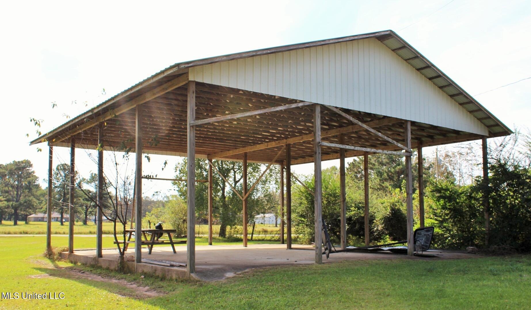 123 Gordon Road Lucedale, MS 39452 - Photo 32 of 43 31-Barn