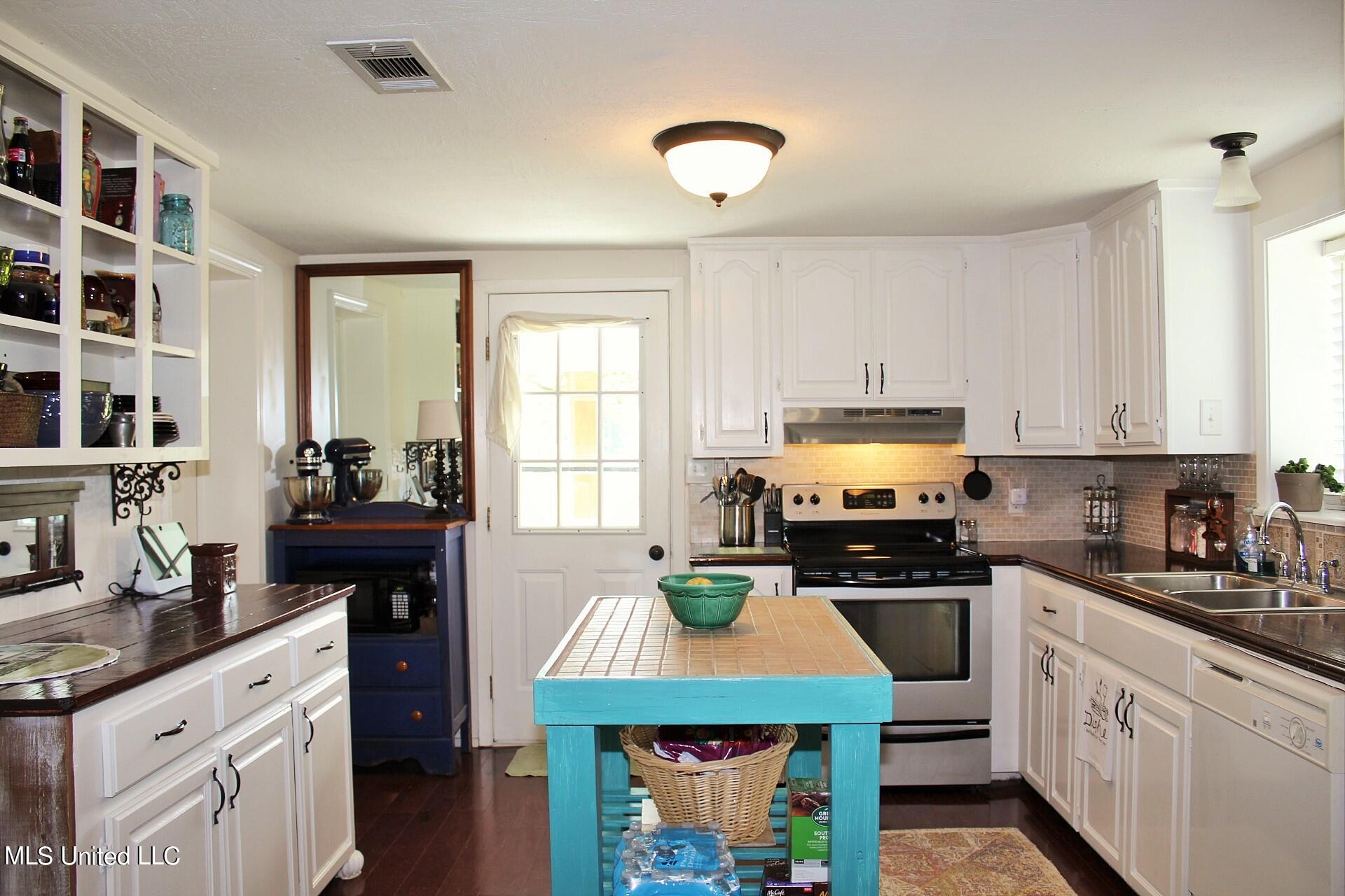 123 Gordon Road Lucedale, MS 39452 - Photo 8 of 43 8-Space Layout