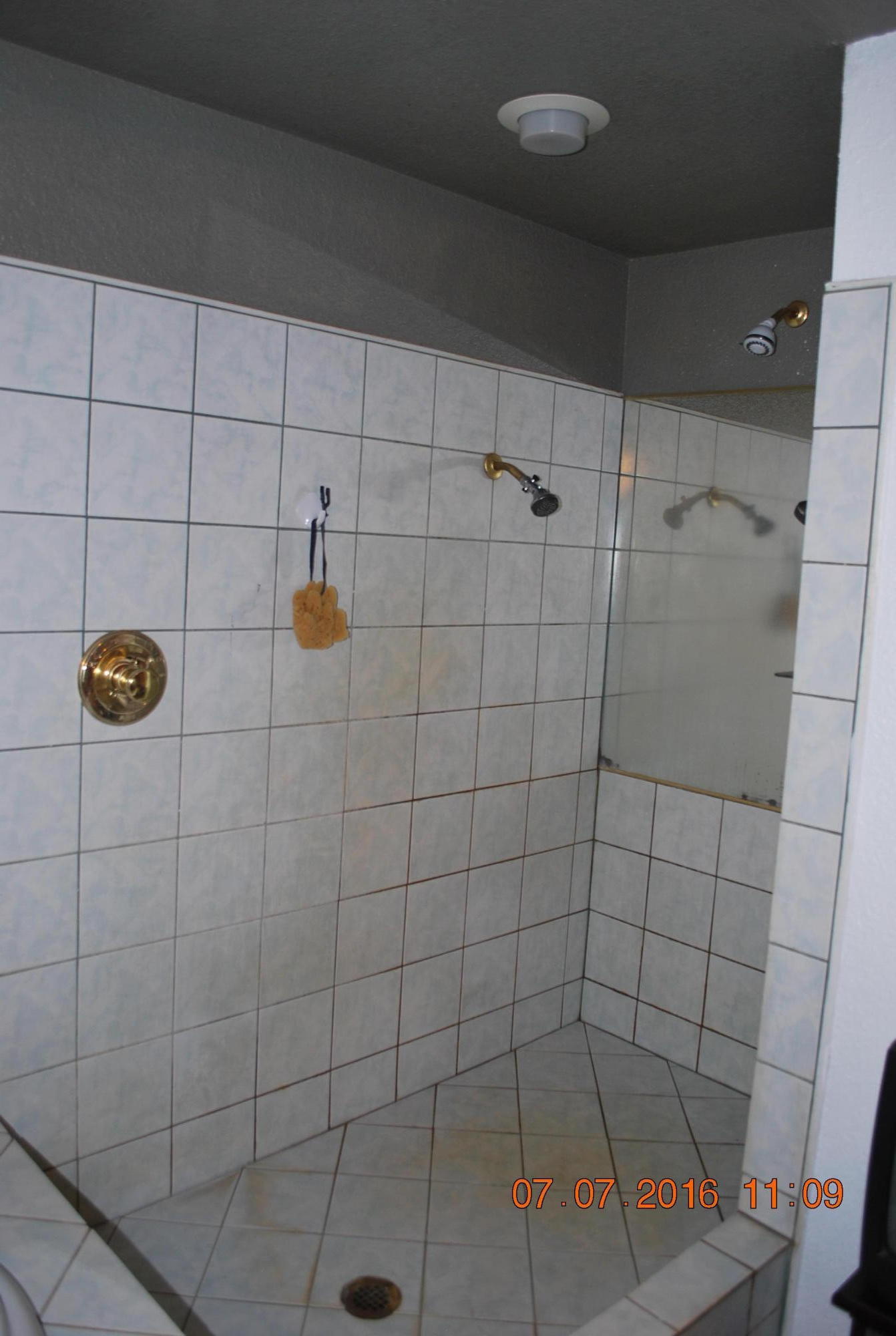 7490 Brett Road Shingletown, CA 96088 - Photo 17 of 46 7490 Brett master bath 2