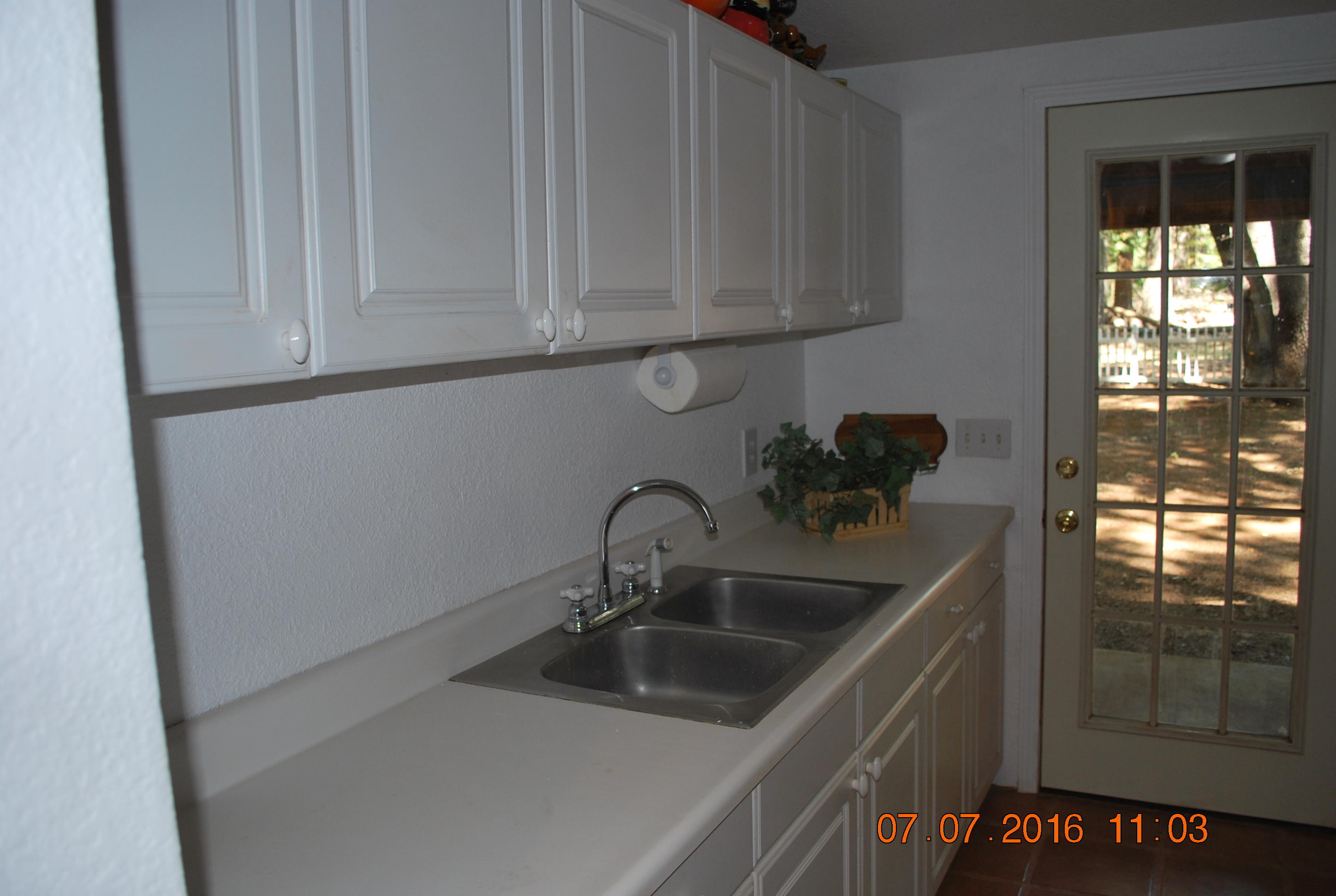 7490 Brett Road Shingletown, CA 96088 - Photo 18 of 46 7490 Brett Laundry room 1