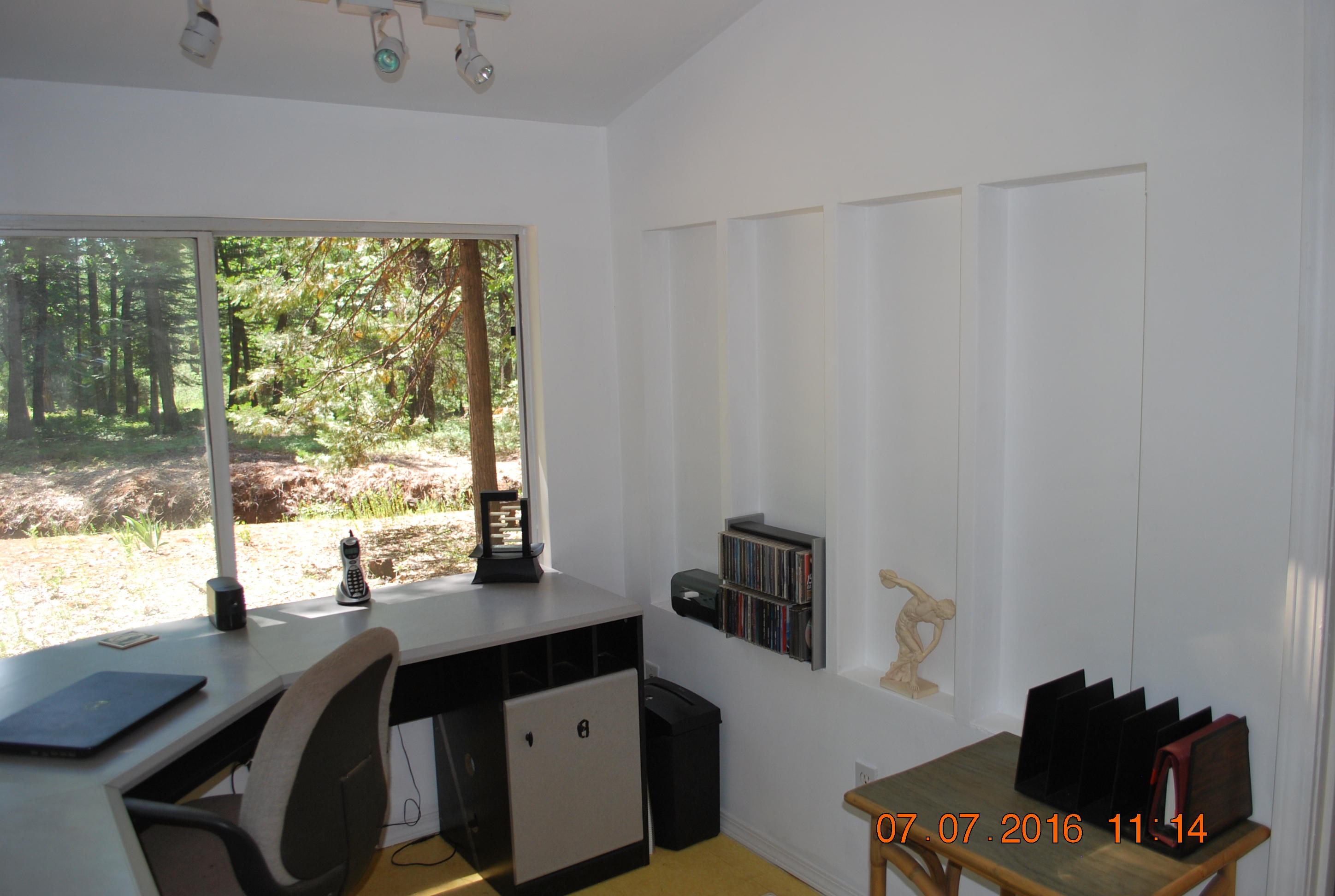 7490 Brett Road Shingletown, CA 96088 - Photo 23 of 46 7490 Brett office room