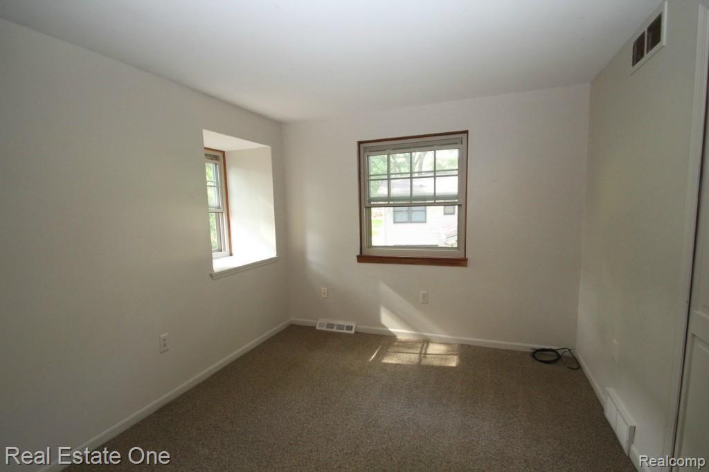 1335 Grebe Road Highland, MI 48357 - Photo 21 of 40 IMG_7508.jpg