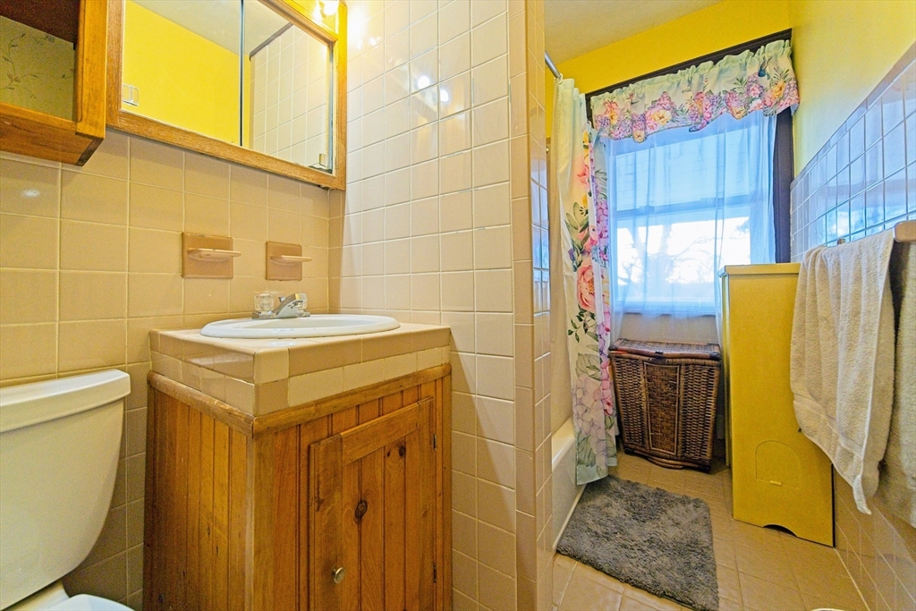 17 Briarfield Road Milton, MA 02186 - Photo 15 of 25 Gallery Image 15