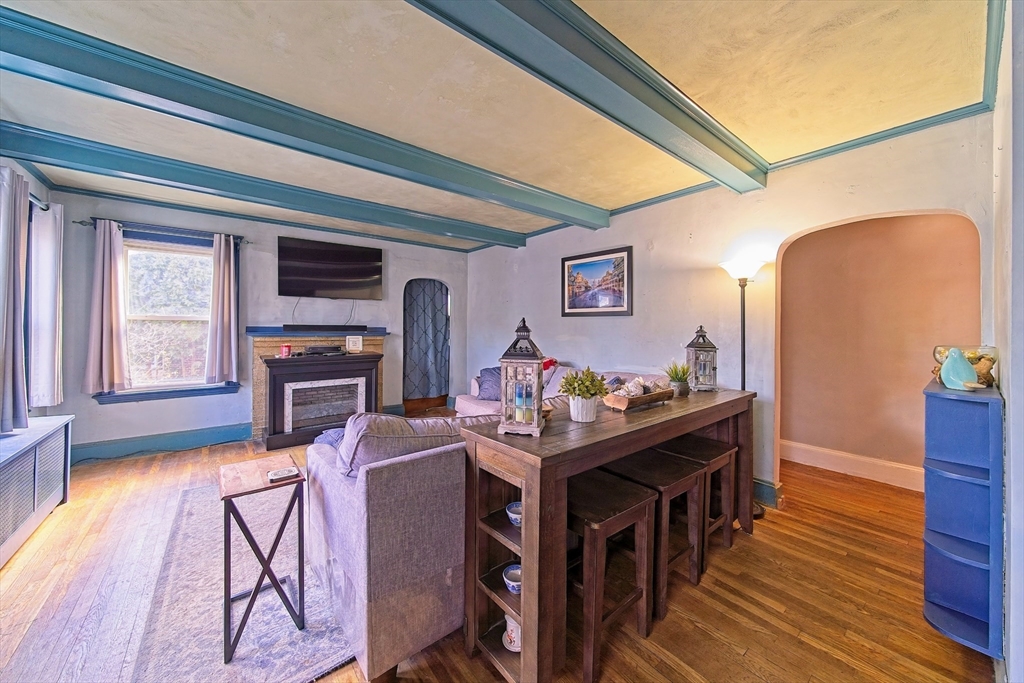 17 Briarfield Road Milton, MA 02186 - Photo 7 of 25 Gallery Image 7