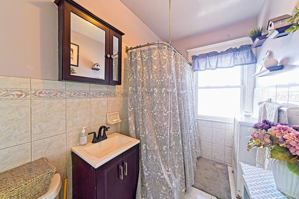 17 Briarfield Road Milton, MA 02186 - Photo 10 of 25 Gallery Image 10