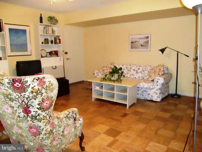 8618 Manchester Road, Unit 3 Silver Spring, MD 20901 - Photo 15 of 15 Entrance / Foyer