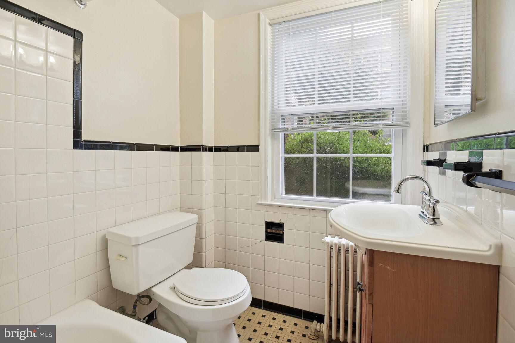 2302 Colston Drive, Unit 2302C Silver Spring, MD 20910 - Photo 19 of 24