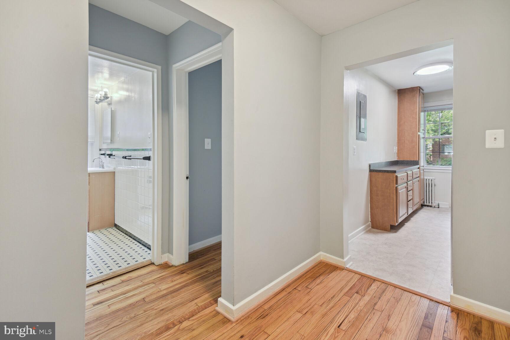 2302 Colston Drive, Unit 2302C Silver Spring, MD 20910 - Photo 3 of 24
