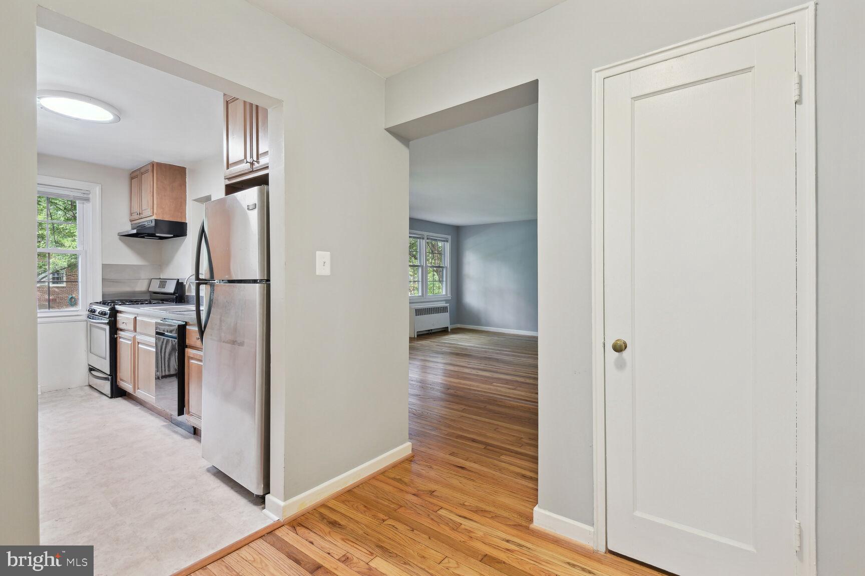 2302 Colston Drive, Unit 2302C Silver Spring, MD 20910 - Photo 4 of 24