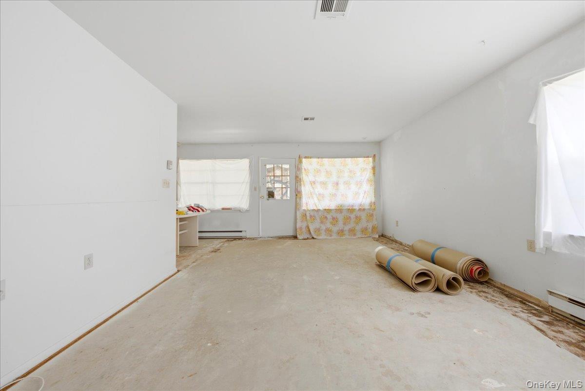 158 Falmouth Court, Unit A Ridge, NY 11961 - Photo 5 of 23
