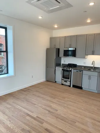$2,250 | 64 Market Street, Unit 501, Lynn, MA 01901
