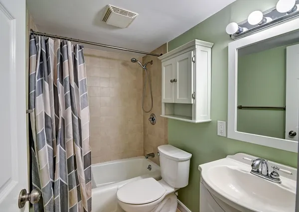$3,500 | 30 Thayer Avenue, Unit 30, Weymouth, MA 02188
