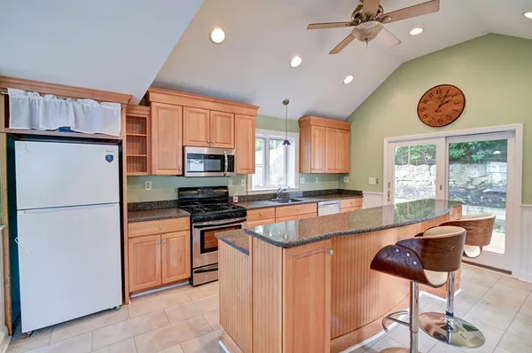 $3,500 | 30 Thayer Avenue, Unit 30, Weymouth, MA 02188