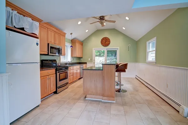 $3,500 | 30 Thayer Avenue, Unit 30, Weymouth, MA 02188