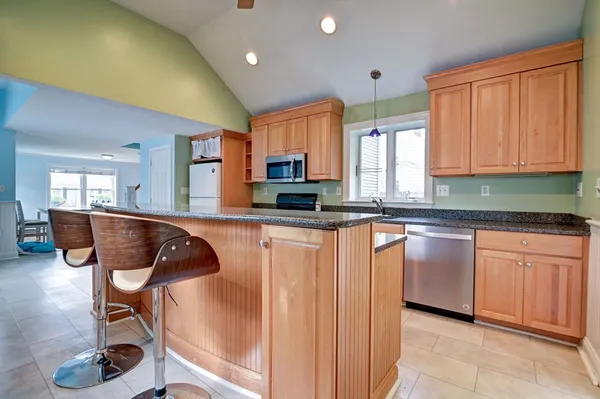 $3,500 | 30 Thayer Avenue, Unit 30, Weymouth, MA 02188