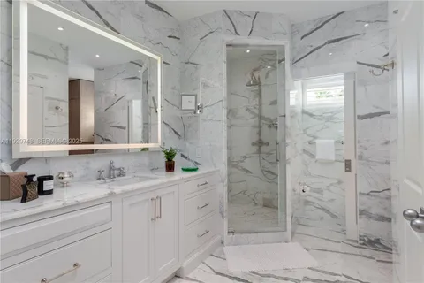 $3,800,000 | 16 Island Avenue, Unit 1A, Miami Beach, FL 33139