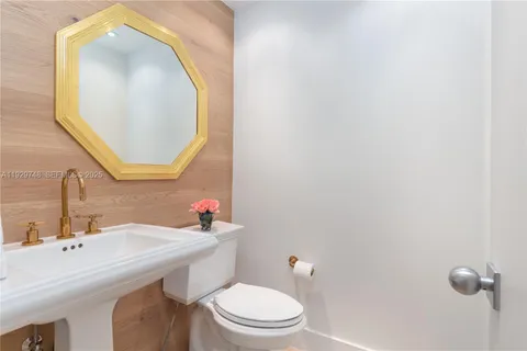 $3,800,000 | 16 Island Avenue, Unit 1A, Miami Beach, FL 33139