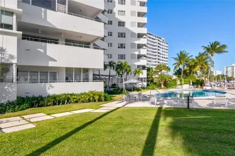 $3,800,000 | 16 Island Avenue, Unit 1A, Miami Beach, FL 33139