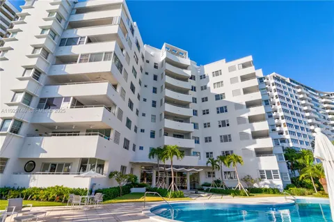 $3,800,000 | 16 Island Avenue, Unit 1A, Miami Beach, FL 33139