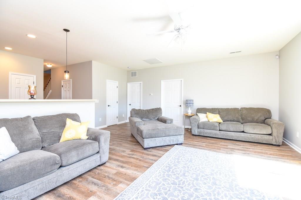 3329 Grandview Club Road Pfafftown, NC 27040 - Photo 11 of 26 Gallery Image 11
