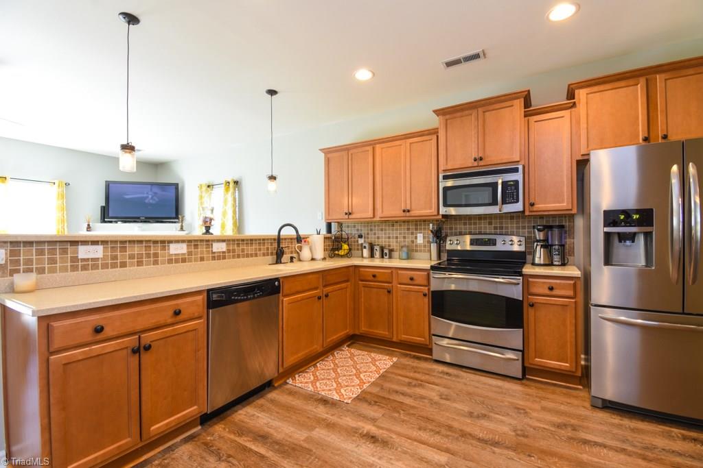 3329 Grandview Club Road Pfafftown, NC 27040 - Photo 3 of 26 Gallery Image 3
