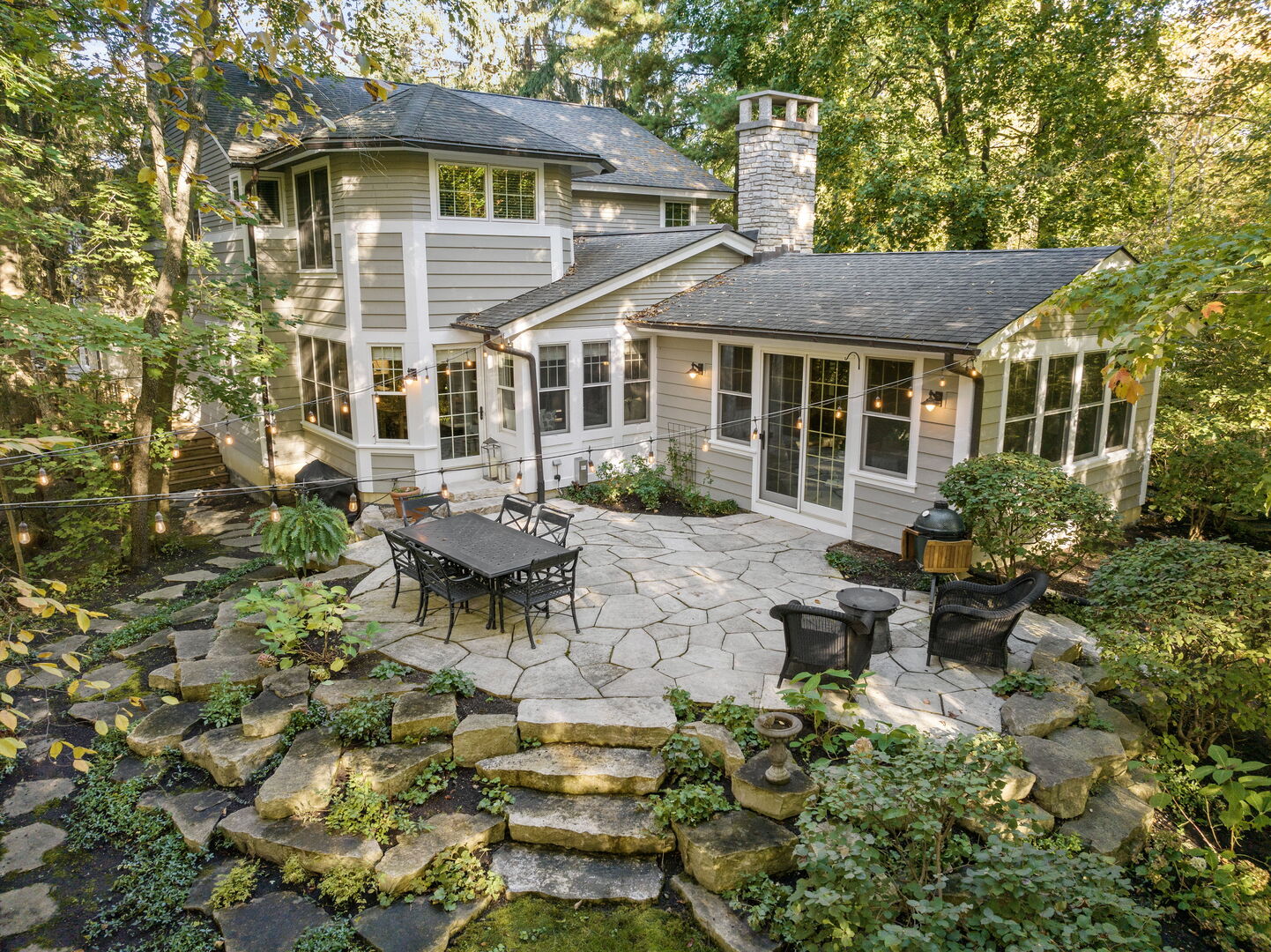719 Birch Road Lake Bluff, IL 60044 - Photo 1 of 47 Gallery Image 1