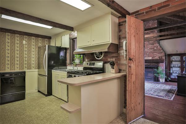 15 Dunster Road Bedford, MA 01730 - Photo 7 of 17 Gallery Image 7