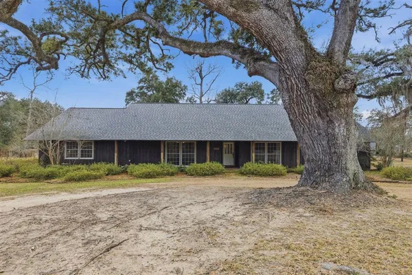 $319,900 | 1310 Currie Drive, Sulphur, LA 70665
