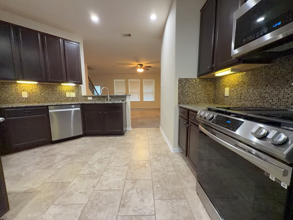 15018 Signal Ridge Way Cypress, TX 77429 - Photo 4 of 31