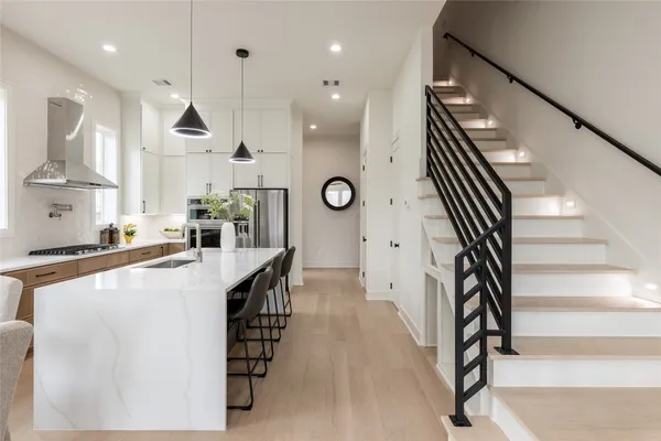 $719,000 | 1122 East 27th Street, Unit B, Houston, TX 77009