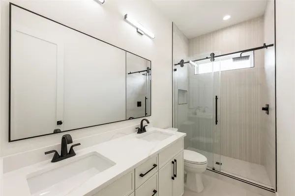 $719,000 | 1122 East 27th Street, Unit B, Houston, TX 77009