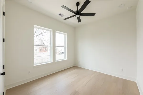 $719,000 | 1122 East 27th Street, Unit B, Houston, TX 77009