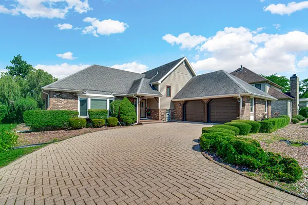 $399,900 | 20905 London Drive, Olympia Fields, IL 60461