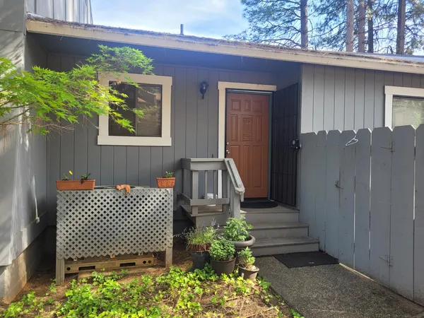 $295,000 | 15444 Kingsbury Circle, Grass Valley, CA 95949