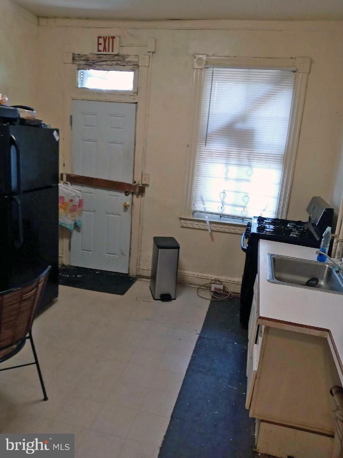 3035 Brighton Street Baltimore, MD 21216 - Photo 3 of 8