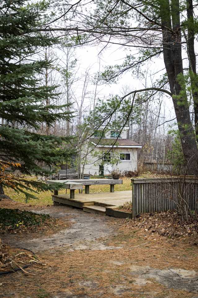 3188 North Three Mile Road Traverse City, MI 49686 - Photo 17 of 29 1881915-16.JPG
