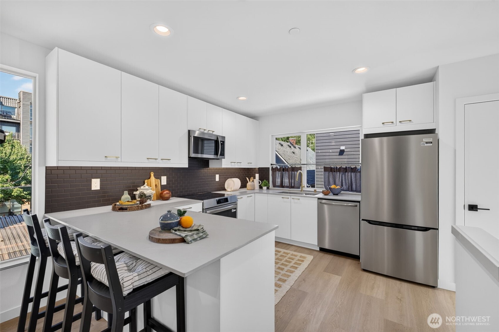 4107 25th Avenue Southwest Seattle, WA 98106 - Photo 10 of 32