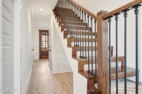 $374,900 | 601 Marie Antoinette Street, Lafayette, LA 70506