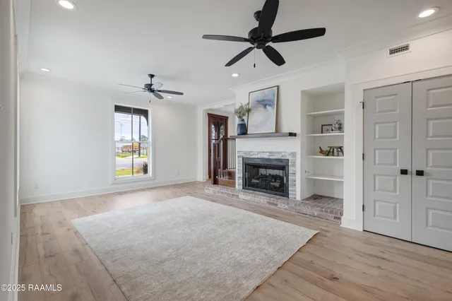 $374,900 | 601 Marie Antoinette Street, Lafayette, LA 70506